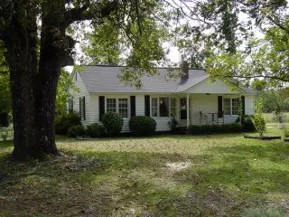 1222 Blacks Dr, Williston, SC 29853 photo 1
