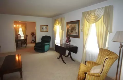 71 Donna St, Williston, SC 29853 photo 4