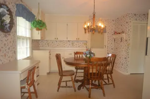 71 Donna St, Williston, SC 29853 photo 9