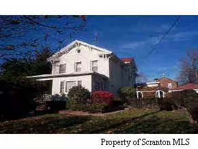 405 E Drinker St, Dunmore, PA 18512 photo 1