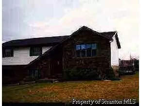 602 New St, Olyphant, PA 18447 photo 1