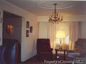 724 Miles Ave, Dickson City, PA 18519 photo 2