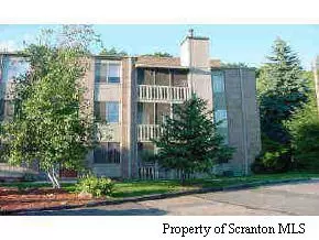 1612 Summit Pointe Dr, Scranton, PA 18508 photo 1