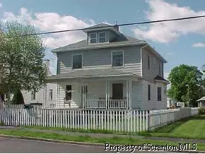 620 Minooka Ave, Moosic, PA 18507 photo 1