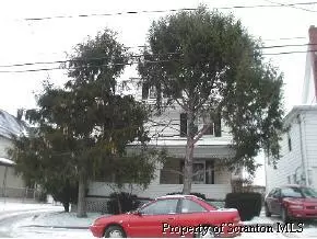 437 Pear St, Scranton, PA 18505 photo 2