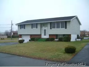 727 Beechwood Dr, Dickson City, PA 18519 photo 1