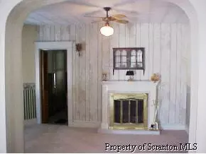 609 E Pne, Olyphant, PA 18447 photo 2