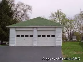 167 E Pine St, Dunmore, PA 18512 photo 4