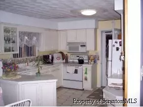444 Thomas, Eynon, PA 18403 photo 3