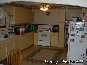 767 E Drinker, Dunmore, PA 18512 photo 3