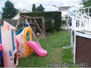660 E Scott St, Olyphant, PA 18447 photo 4