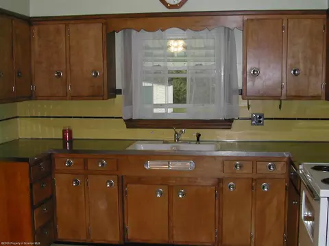 262 E Morton St, Old Forge, PA 18518 photo 7