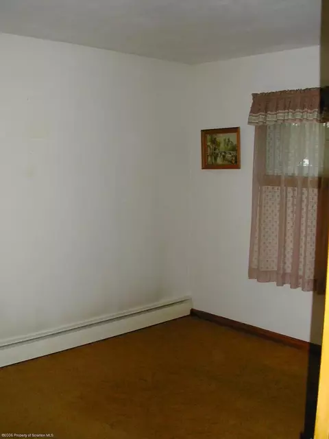 262 E Morton St, Old Forge, PA 18518 photo 5