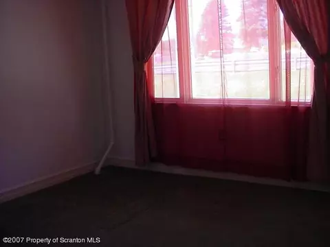 614 Fallon St, Old Forge, PA 18518 photo 5