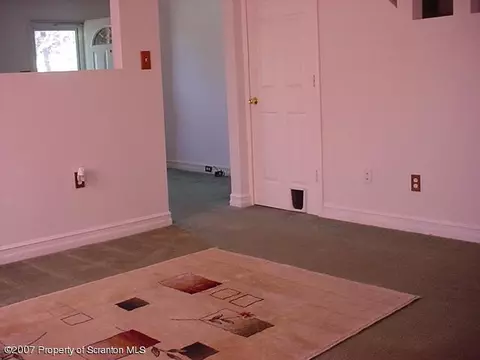 614 Fallon St, Old Forge, PA 18518 photo 2