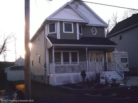 303 E Line St, Olyphant, PA 18447 photo 2
