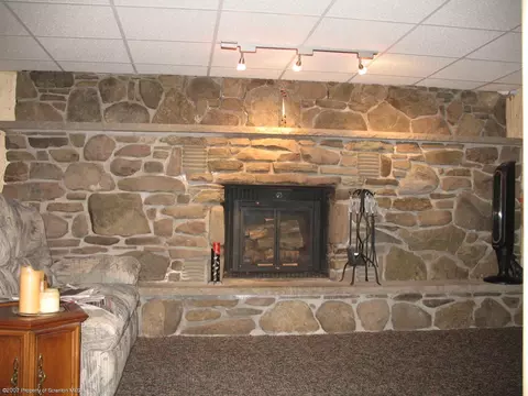 1213 Mowery St, Old Forge, PA 18518 photo 4
