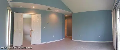 504 Thackeray, Moosic, PA 18507 photo 4