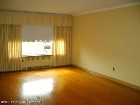 237 E Morton St, Old Forge, PA 18518 photo 3