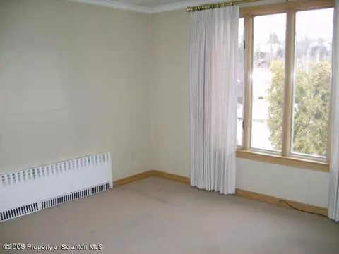 237 E Morton St, Old Forge, PA 18518 photo 5