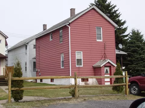 817 E Scott St, Olyphant, PA 18447 photo 2