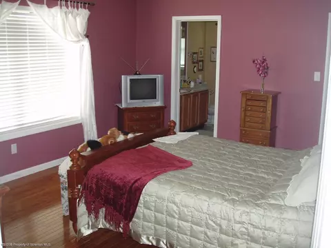 102 Tudy Ln, Olyphant, PA 18447 photo 5