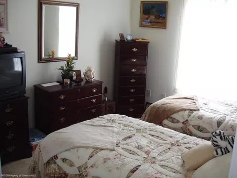 102 Tudy Ln, Olyphant, PA 18447 photo 7