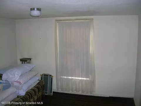 128 E Pine St, Dunmore, PA 18512 photo 9