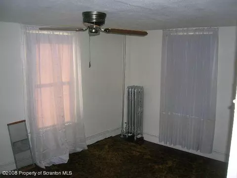 128 E Pine St, Dunmore, PA 18512 photo 10
