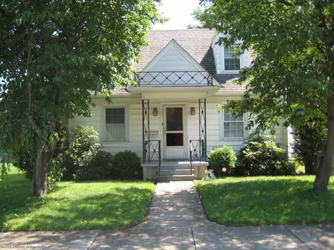 122 Harrison St, Old Forge, PA 18518 photo 1
