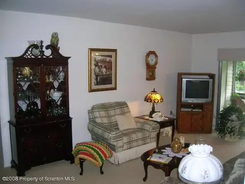 1412 Summit Pointe, Scranton, PA 18508 photo 3