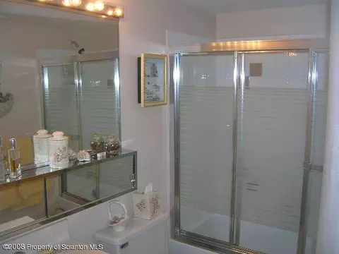 1412 Summit Pointe, Scranton, PA 18508 photo 5