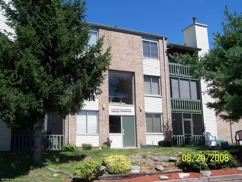 1608 Summit Pointe, Scranton, PA 18508 photo 1