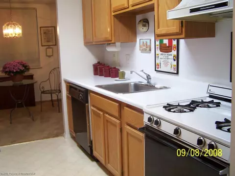 1608 Summit Pointe, Scranton, PA 18508 photo 7