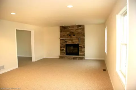 202 Kimberly Dr, Duryea, PA 18642 photo 3
