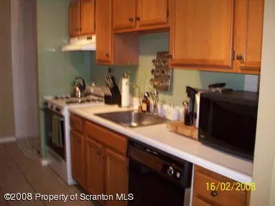 1407 Summit Pointe, Scranton, PA 18508 photo 3