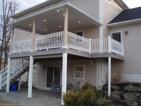 115 Ryan Dr, Moosic, PA 18507 photo 4