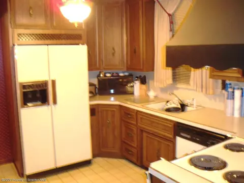 844 Springbrook Ave, Moosic, PA 18507 photo 11