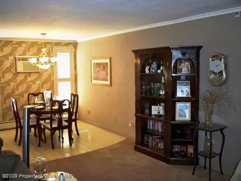 844 Springbrook Ave, Moosic, PA 18507 photo 10