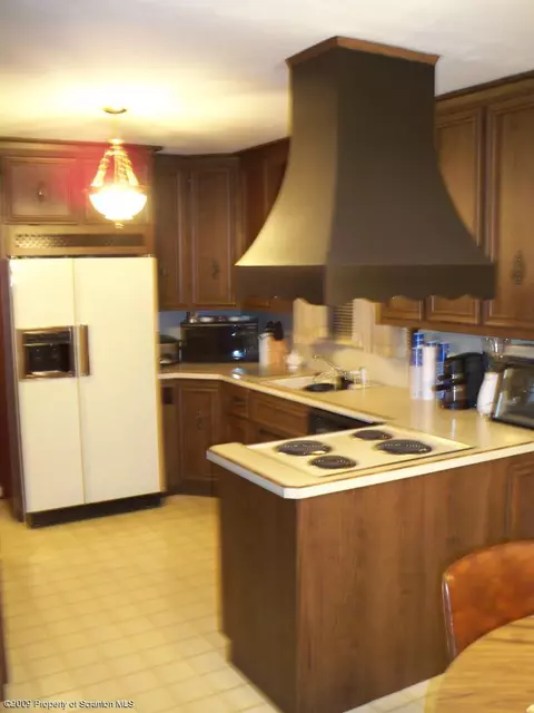844 Springbrook Ave, Moosic, PA 18507 photo 8