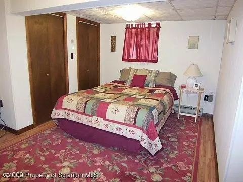 128 Drakes Ln, Old Forge, PA 18518 photo 18