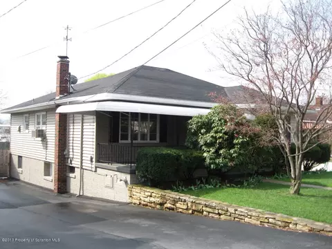 128 Drakes Ln, Old Forge, PA 18518 photo 1
