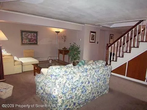 128 Drakes Ln, Old Forge, PA 18518 photo 16