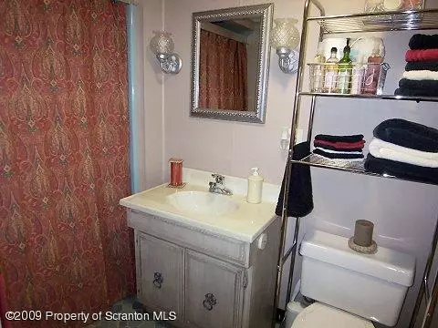 128 Drakes Ln, Old Forge, PA 18518 photo 19
