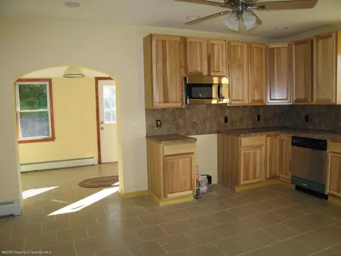 914 Justus Blvd, Scott Twp, PA 18447 photo 5