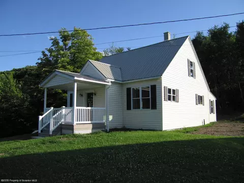 914 Justus Blvd, Scott Twp, PA 18447 photo 1