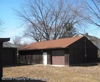 417 Oak St, Scranton, PA 18503 photo 3