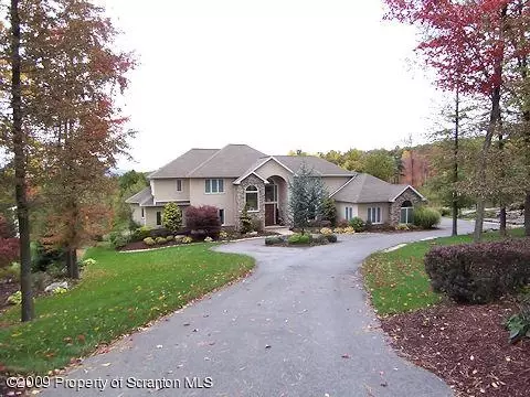 12 Kipling Dr, Moosic, PA 18507 photo 1