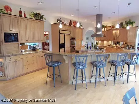 12 Kipling Dr, Moosic, PA 18507 photo 11