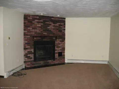 812 E Drinker St, Dunmore, PA 18512 photo 4